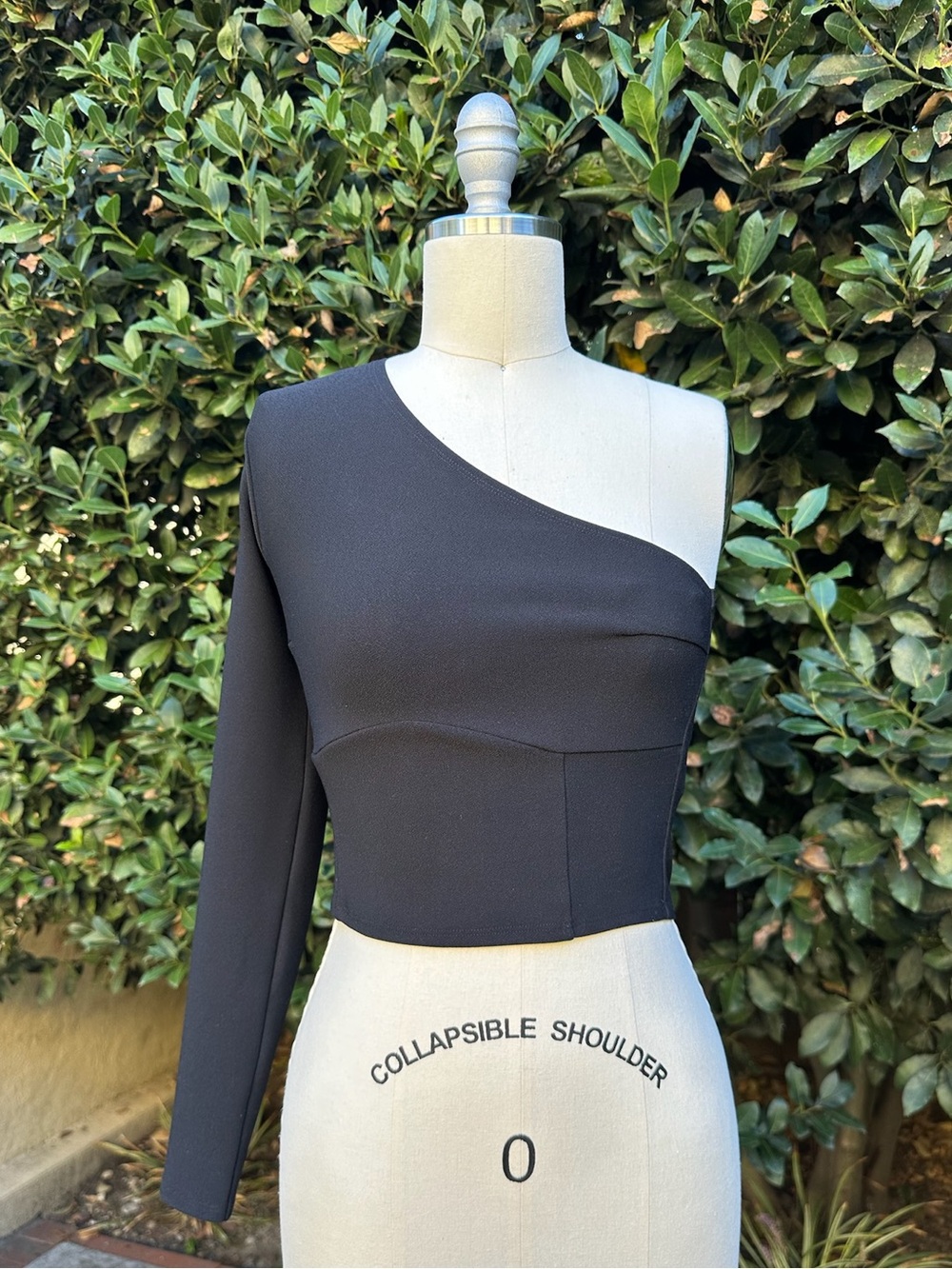 Abercrombie & Fitch one-shoulder crop top - Size XS